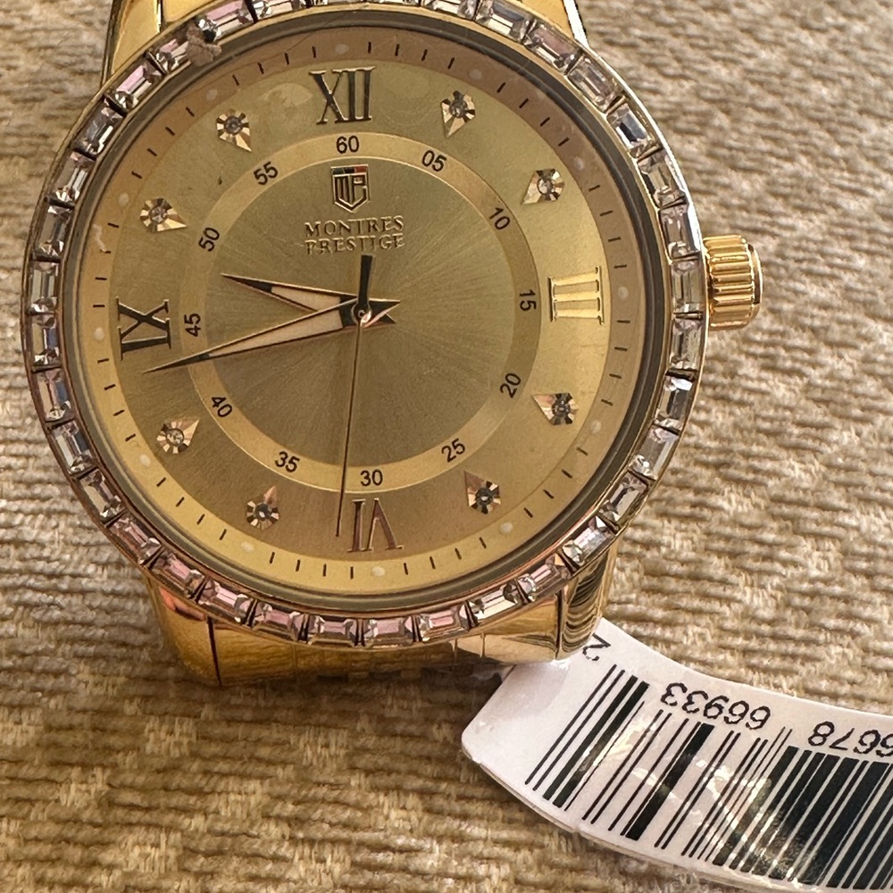 Invicta Montres Prestige Gold Men's Watch. 45 mm case. New without box.